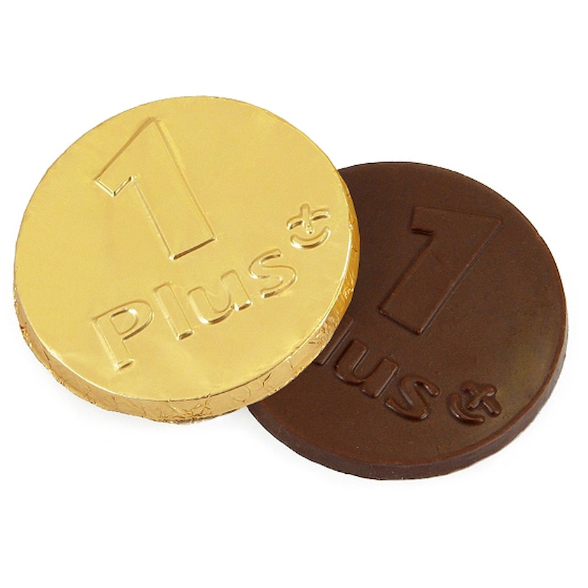 Médaille De Chocolat Sur Une Solide Arrière-plan Blanc Banque D'Images et  Photos Libres De Droits. Image 5160920